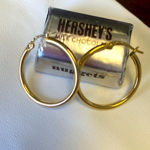 10k yellow gold hoop